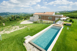 Relais Il Silenzio Elegante Piemont Ferienwohnungen mit Panorama Pool  (4)